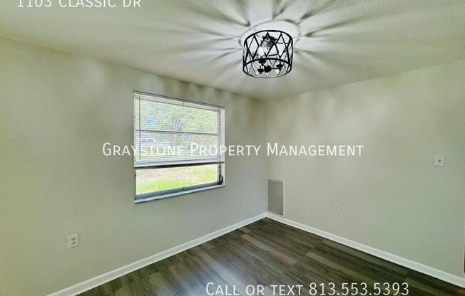 1103 CLASSIC DR