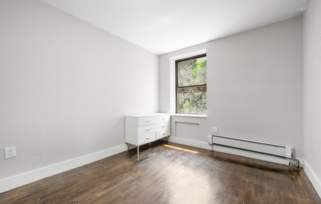 416 W 23 ST