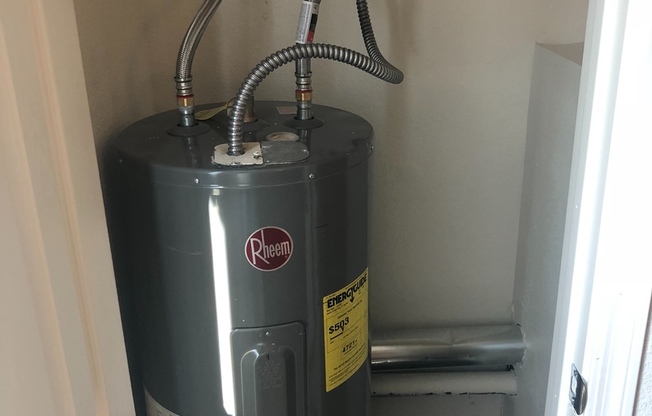 1 bed, 1 bath, 650 sqft, $1,195, Unit 225