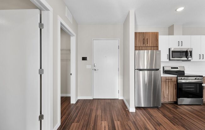 2 beds, 2 baths, 1,210 sqft, $1,950, Unit 520