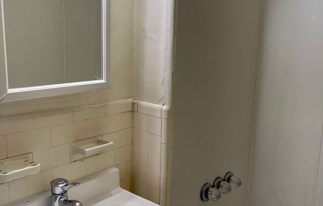 1 bed, 1 bath, 650 sqft, $1,225, Unit 4801-C2