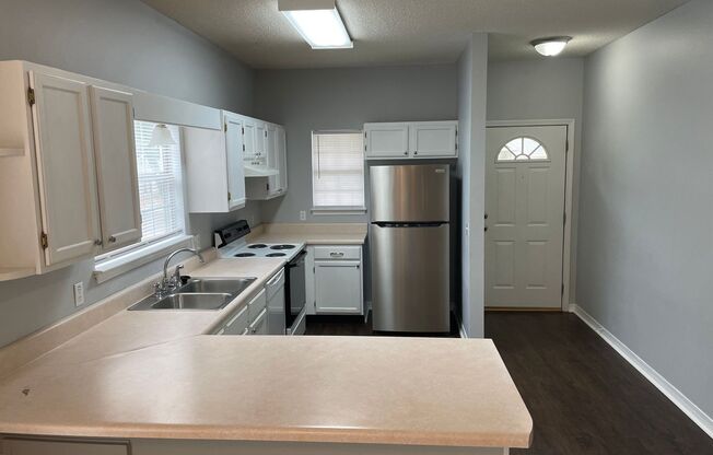 Introducing a Charming Home Retreat Located in the Heart of Pensacola