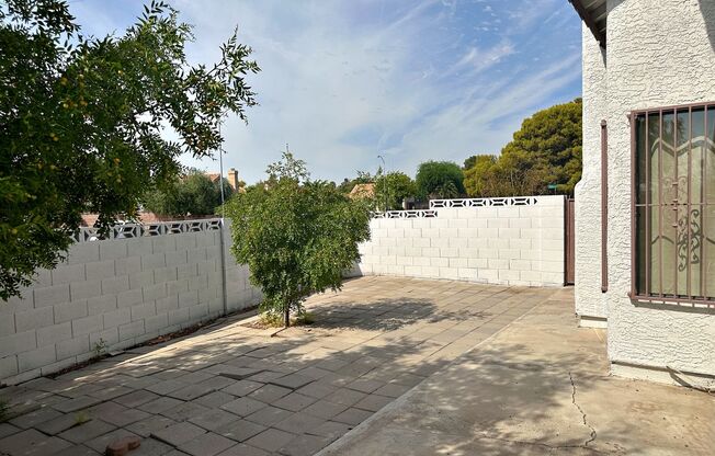 4 beds, 3 baths, $2,400