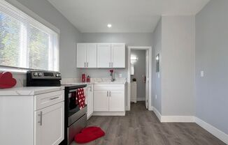 Studio, 1 bath, 200 sqft, $1,357, Unit 9