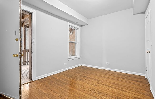 2 beds, 1 bath, 696 sqft, $2,100, Unit 7445-211