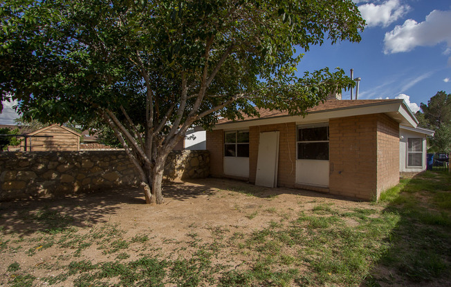 2 beds, 1 bath, $1,150