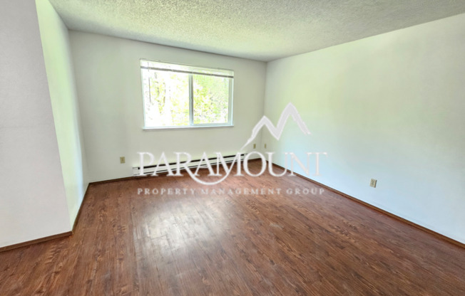 2 beds, 1 bath, $1,499, Unit # 3