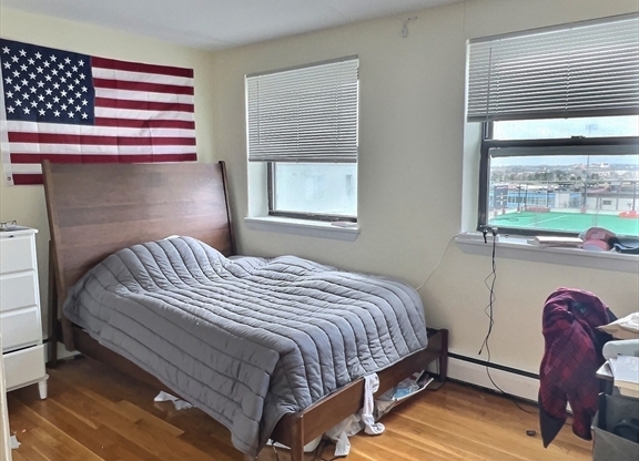 2 beds, 1 bath, 999 sqft, $3,600, Unit 27