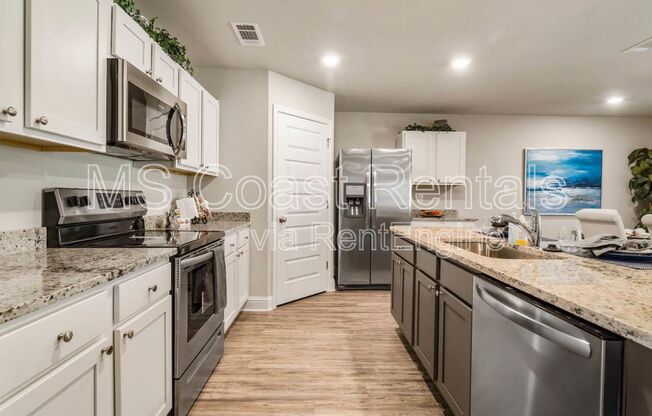 6594 EASTLAND CIR