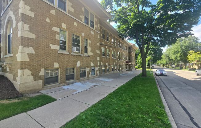 5929 W. Washington