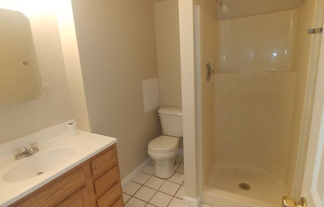 1 bed, 1 bath, 750 sqft, $850, Unit Apt 12