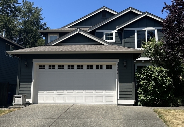 5720 NE 1 PL