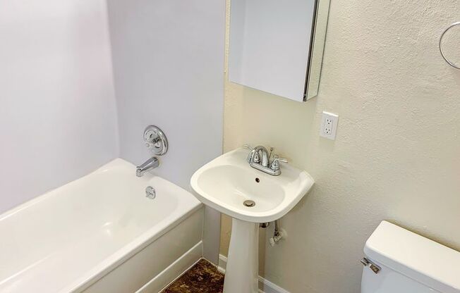 1 bed, 1 bath, 560 sqft, $1,650, Unit 103