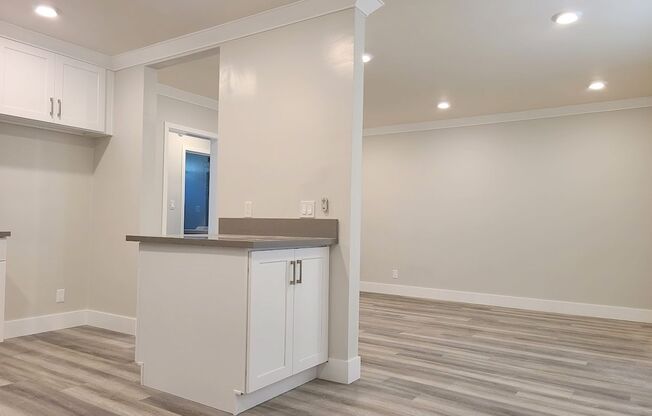 1 bed, 1 bath, $2,145, Unit 14707 Unit #7