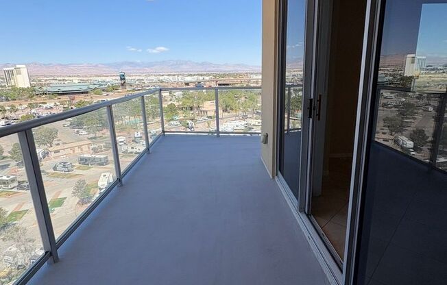 2 beds, 2 baths, $2,700, Unit # 1122