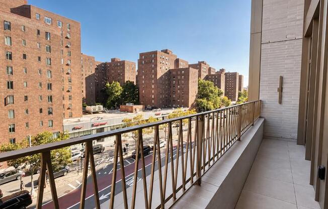 350 E 18 ST