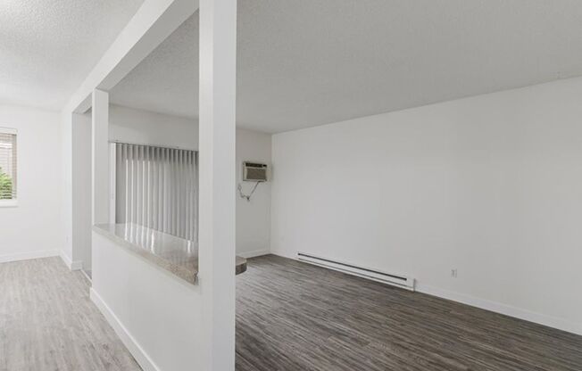 1 bed, 1 bath, 788 sqft, $1,300, Unit 902