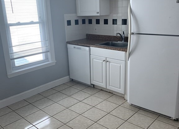 19 CHARNWOOD RD