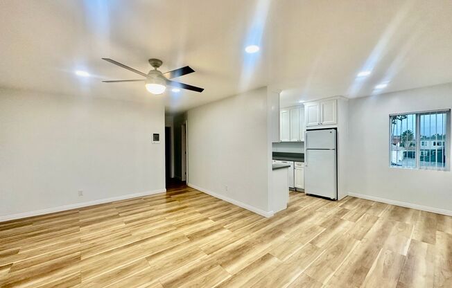 2 beds, 1 bath, 862 sqft, $2,395, Unit -5