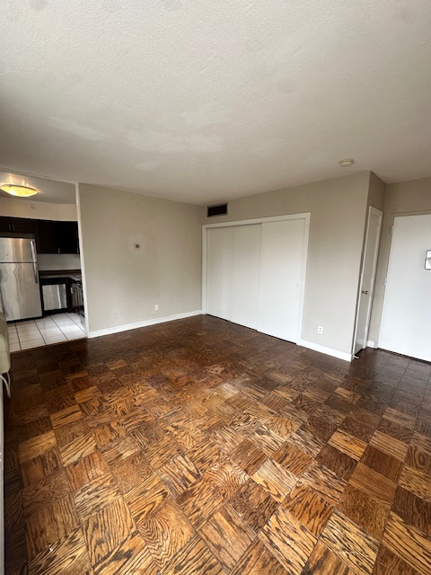 1121 N WAVERLY PL