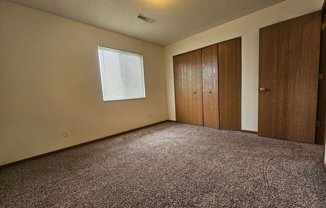 650 Commercial Ct