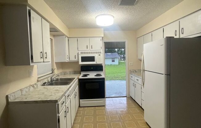 2 Bed 1 Bath | Large Yard | Washer/Dryer Hookups | Central Air | Pet Friendly | Section 8 Welcomed