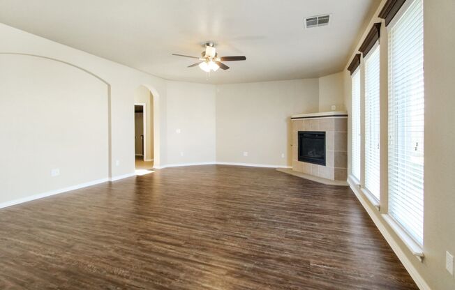 Great 4 bed, 2 bath, 2 car home in Edmond
