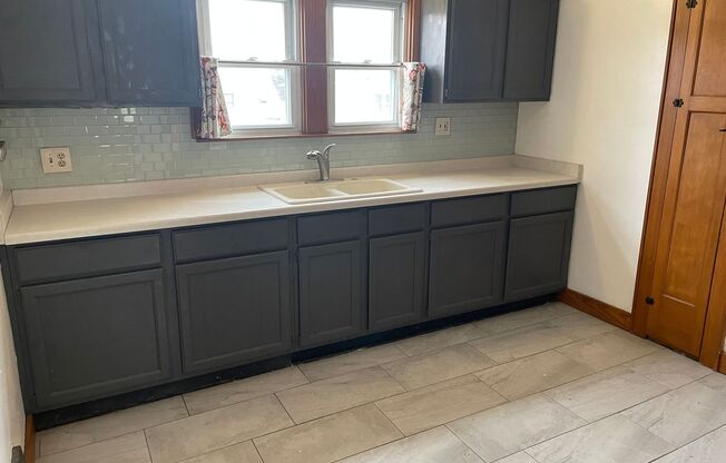 2100-2102 S 85th St.