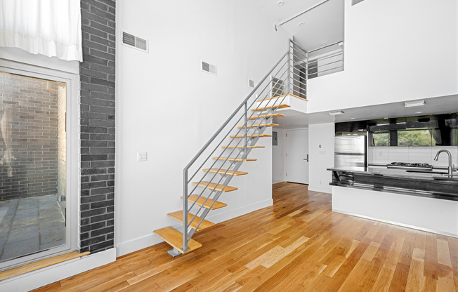 1 bed, 2 baths, $4,000, Unit 4E