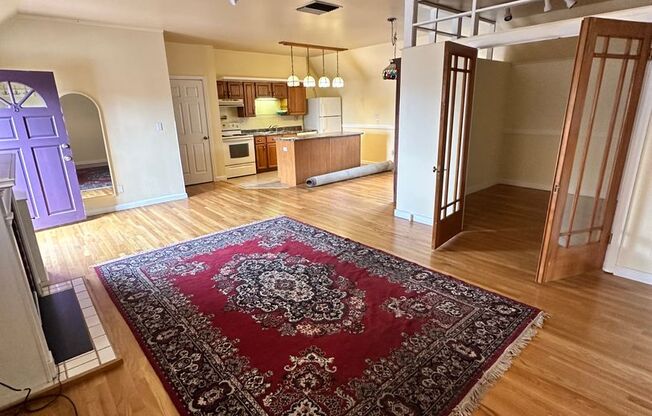 2 beds, 1 bath, $2,000, Unit 5