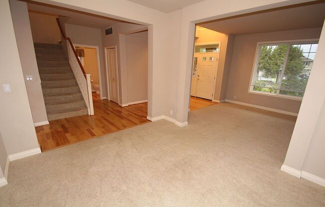 4 BEDROOM WOODBRIDGE REDMOND HOME FOR RENT WITH 2 CAR GARAGE!