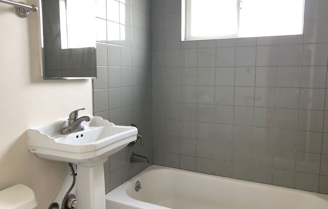 Studio, 1 bath, 325 sqft, $2,150, Unit 3