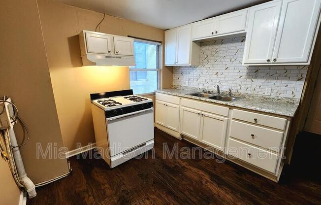 1029 W 38 ST