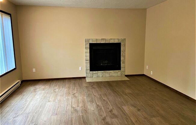 2 beds, 1 bath, 788 sqft, $1,545, Unit 11