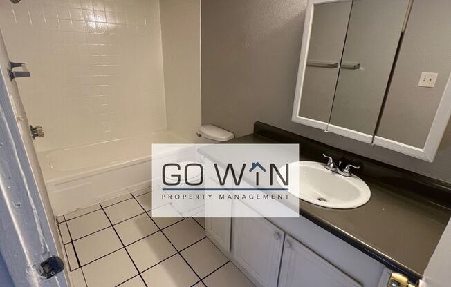 2 beds, 1 bath, 800 sqft, $1,300