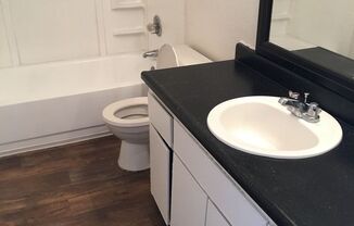 2 beds, 1 bath, 860 sqft, $1,525, Unit 2404-08