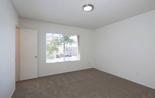 2 beds, 2 baths, 1,007 sqft, $2,295, Unit 31