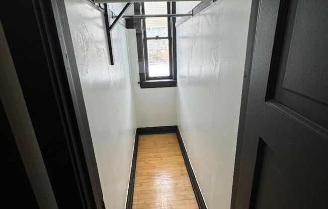 1 bed, 1 bath, $1,400