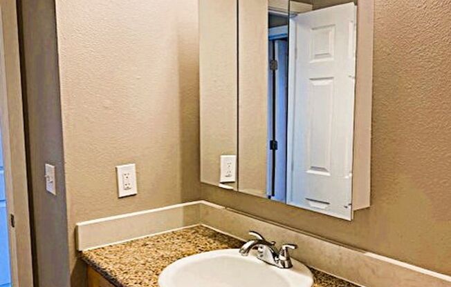 2 beds, 1 bath, 830 sqft, $1,250, Unit B-205
