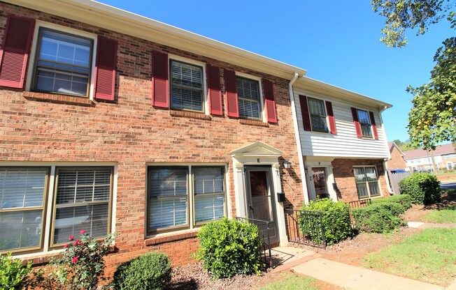 Renovated 2 Bedroom Townhome by the Light Rail!