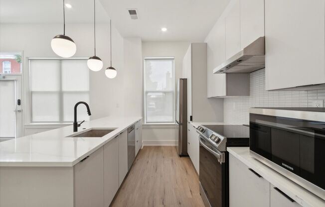 2 beds, 2 baths, 1,000 sqft, $1,795, Unit 101