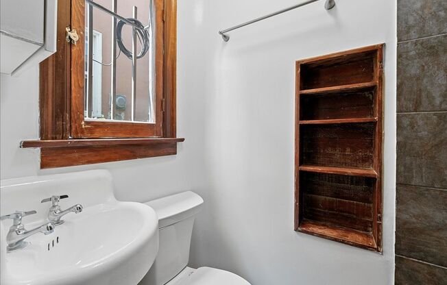 322 1/4 COLUMBIA AVE