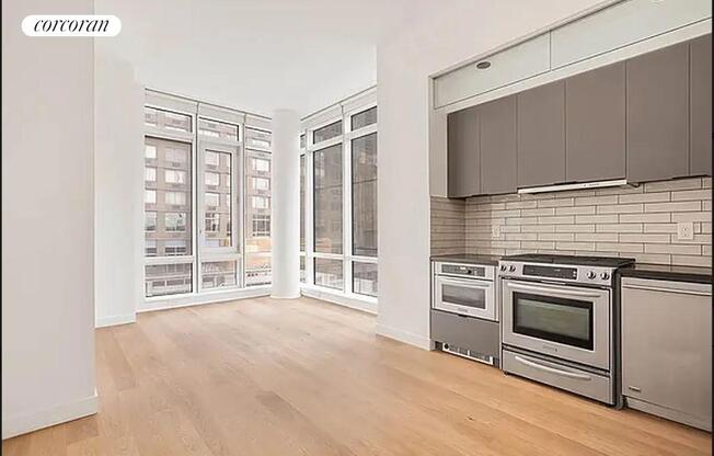 Studio, 1 bath, 631 sqft, $4,200, Unit 6C
