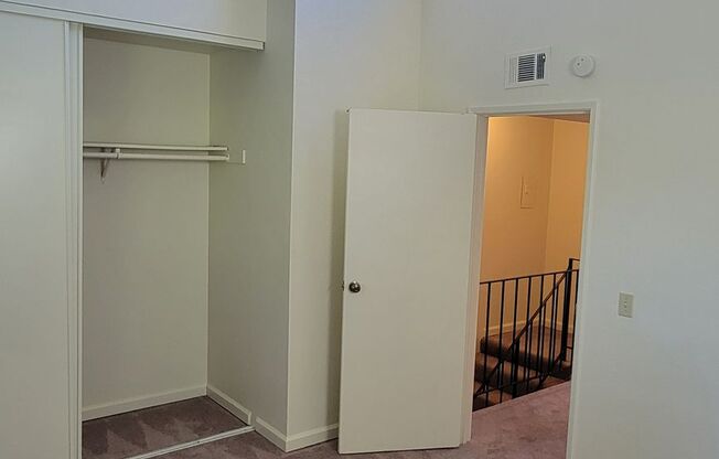 2 beds, 1.5 baths, 1,040 sqft, $2,425