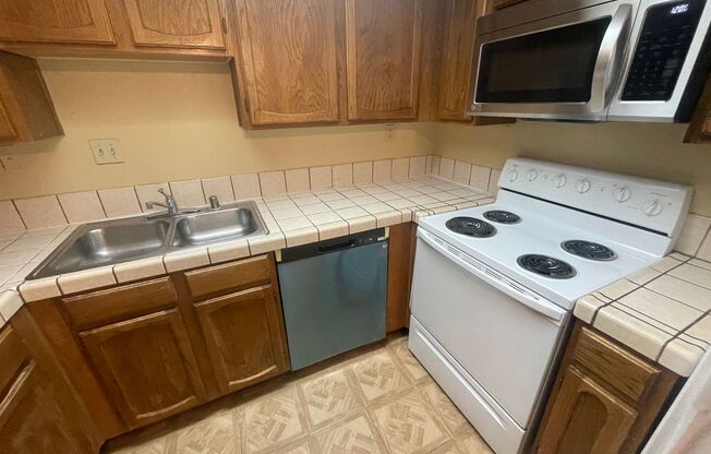 1 bed, 1 bath, $975, Unit #249