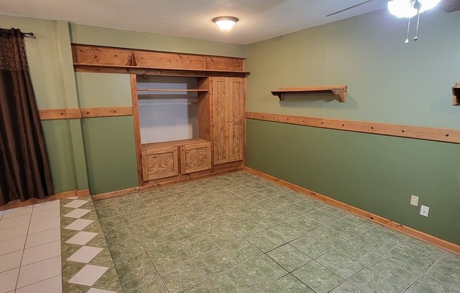 483 ANTON DR