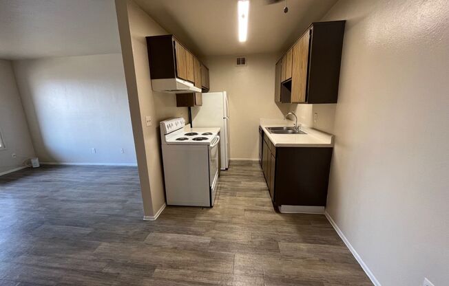 1 bed, 1 bath, 604 sqft, $929, Unit 2
