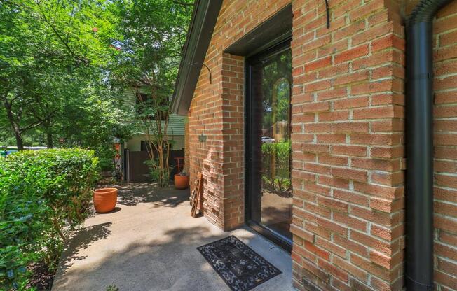 307 CIR DR