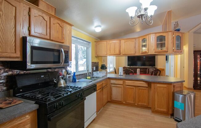 3 beds, 2 baths, $1,995