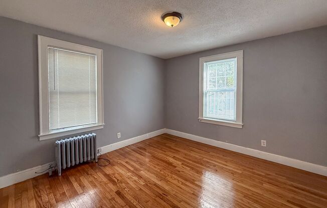 2 beds, 1 bath, 574 sqft, $1,995, Unit 257 Sheffield Ave Unit 1